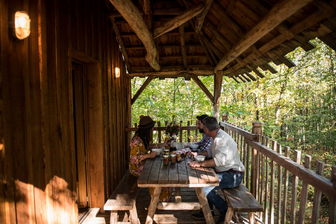 La terrasse de la cabane